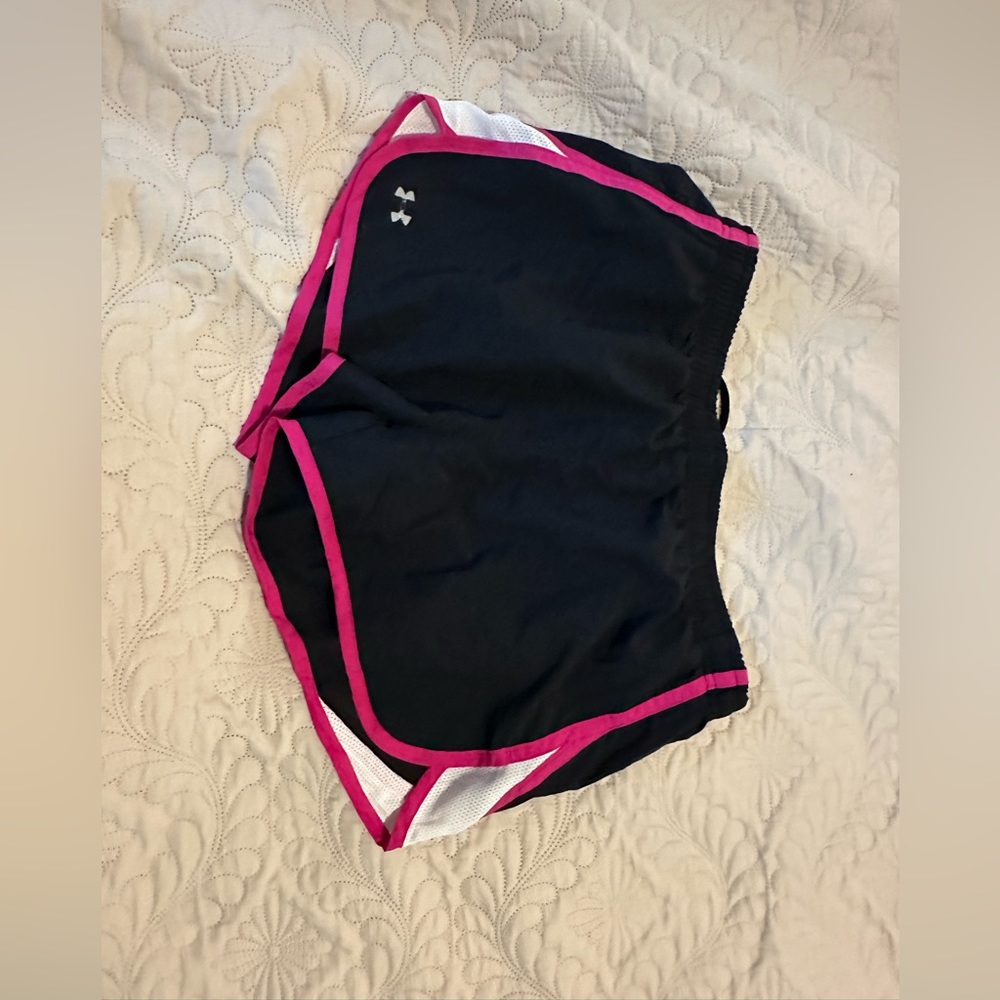 Women’s large under armour shorts